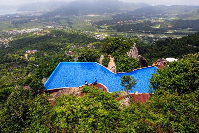 亚龙湾热带天堂森林公园，滨海山地生态观光兼生态度假型森林公园