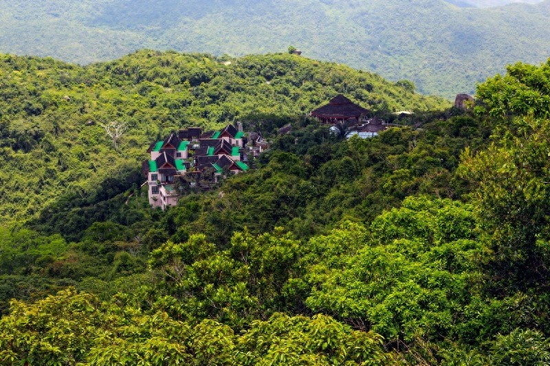 亚龙湾热带天堂森林公园，滨海山地生态观光兼生态度假型森林公园