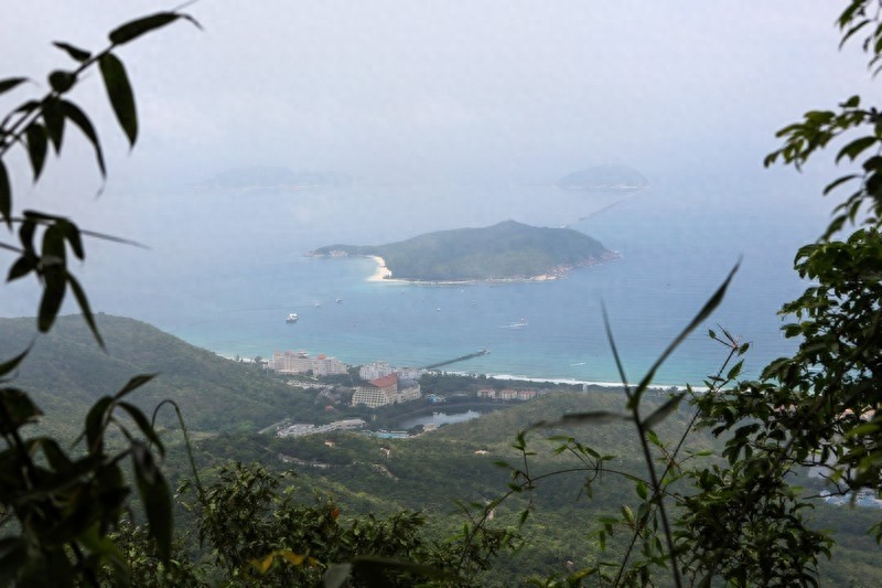 亚龙湾热带天堂森林公园，滨海山地生态观光兼生态度假型森林公园