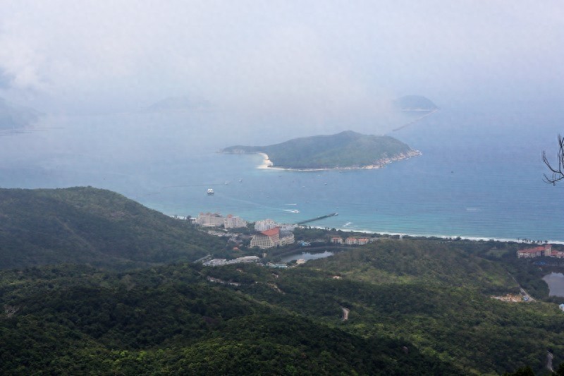 亚龙湾热带天堂森林公园，滨海山地生态观光兼生态度假型森林公园