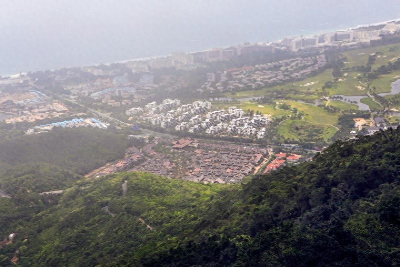 亚龙湾热带天堂森林公园，滨海山地生态观光兼生态度假型森林公园
