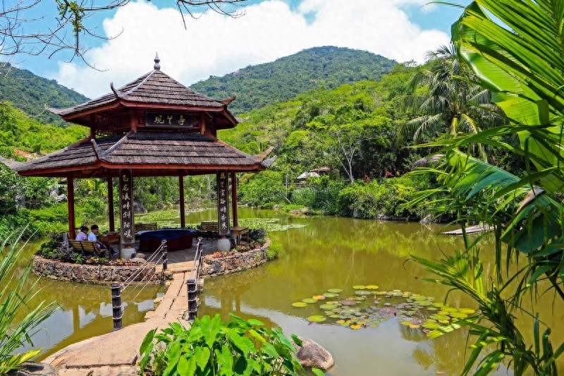 亚龙湾热带天堂森林公园，滨海山地生态观光兼生态度假型森林公园