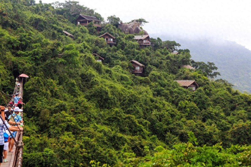 亚龙湾热带天堂森林公园，滨海山地生态观光兼生态度假型森林公园