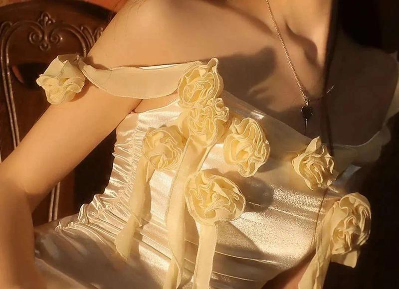  “冬吃萝卜夏吃姜，盐老太婆一吃就吃一箩筐。”七旬老人也能秀恩爱