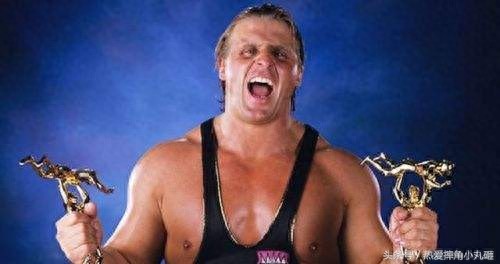 你们就看到了WWE选手在台上的“假打”,可没看到背后的悲剧!