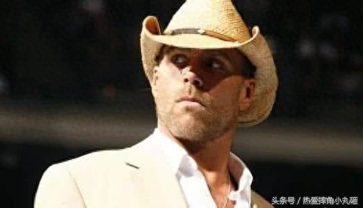 你们就看到了WWE选手在台上的“假打”,可没看到背后的悲剧!