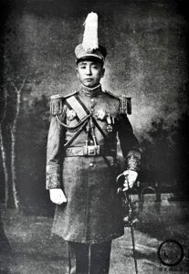 ​各国元首年轻时的罕见老照片：图三很漂亮，图七是年轻时的丘吉尔