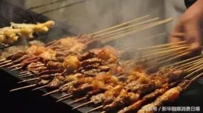 ​一个烧烤摊一天收入超过上班族一个月的工资
