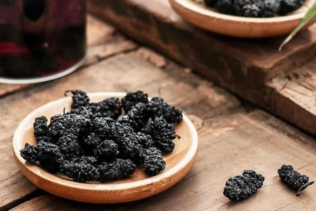 桑葚干有通便的功能吗 桑葚干怎么吃最有效