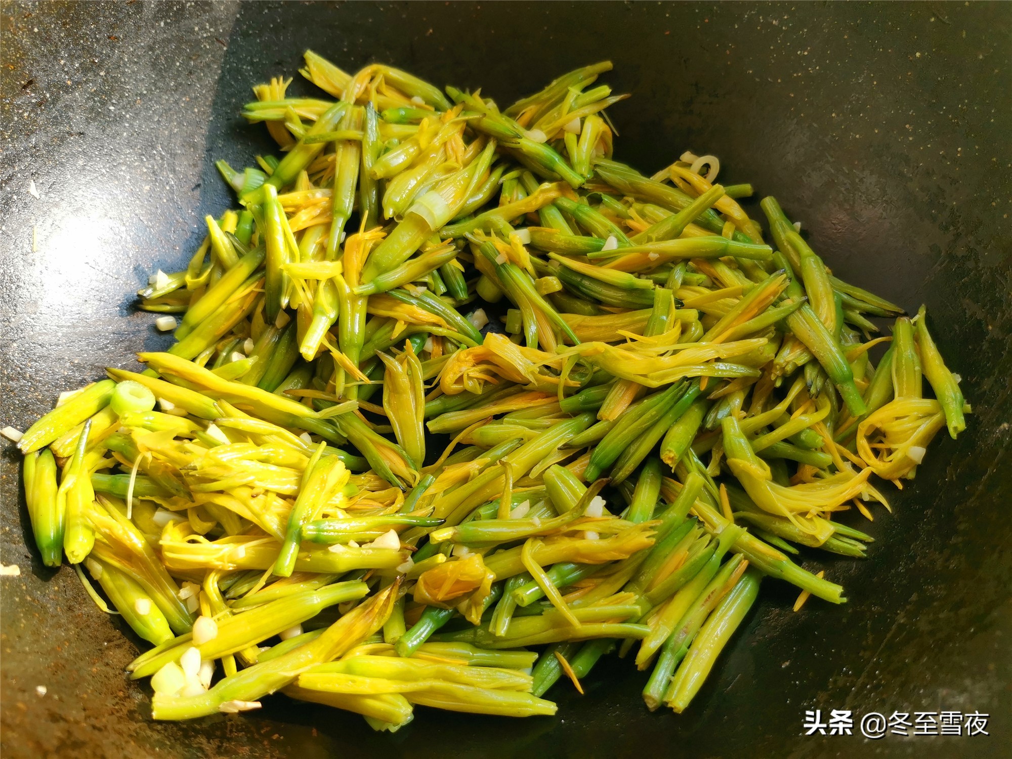 鲜黄花菜的家常做法（简单又下凡的新鲜黄花菜做法）