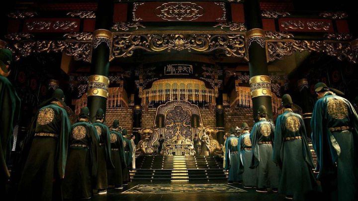 恰逢雨连天讲的什么故事(令人念念不忘的烧脑权谋古言)