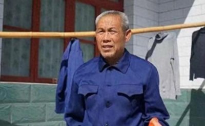 ​2018年张扣扣被判处死刑，铁窗前对父亲说了五个字：爸爸，没事的