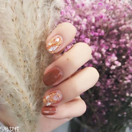 焦糖南瓜色美甲推荐 超级温柔