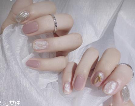 焦糖南瓜色美甲推荐 超级温柔