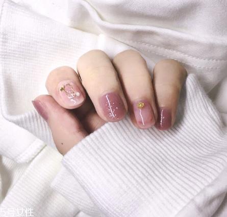 焦糖南瓜色美甲推荐 超级温柔