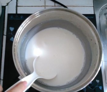 ​煮牛奶加糖好不好，喝牛奶的时候，感觉牛奶不甜，要加糖，是不是加糖越多越好