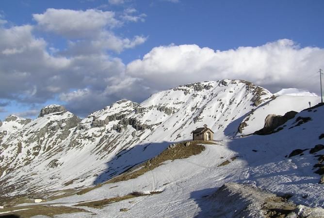 阿尔卑斯山在哪个国家