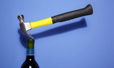 ​不用开瓶器开红酒,怎么不用开瓶器开红酒瓶木塞