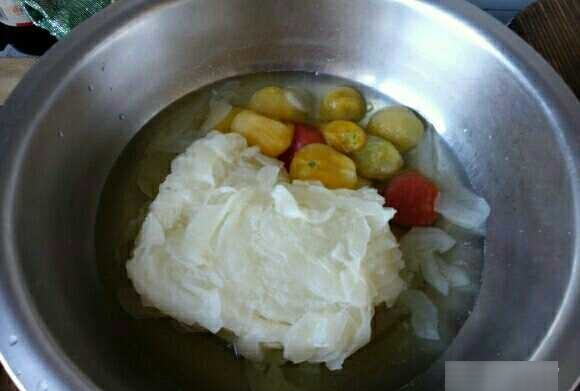 老黄瓜冻上冬天可以吃,老黄瓜怎么保存可以冬天吃到新鲜的图1