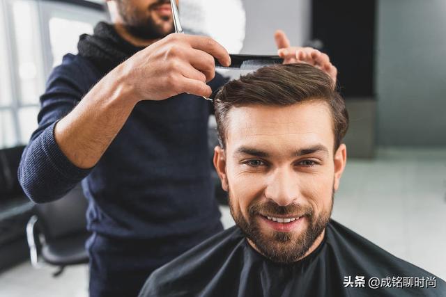 男生怎么和理发师描述自己要求（男生怎么跟理发师描述自己想要的发型）(图4)