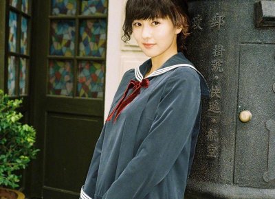 ​红色婚纱照片欣赏（室内婚纱照片欣赏图片）