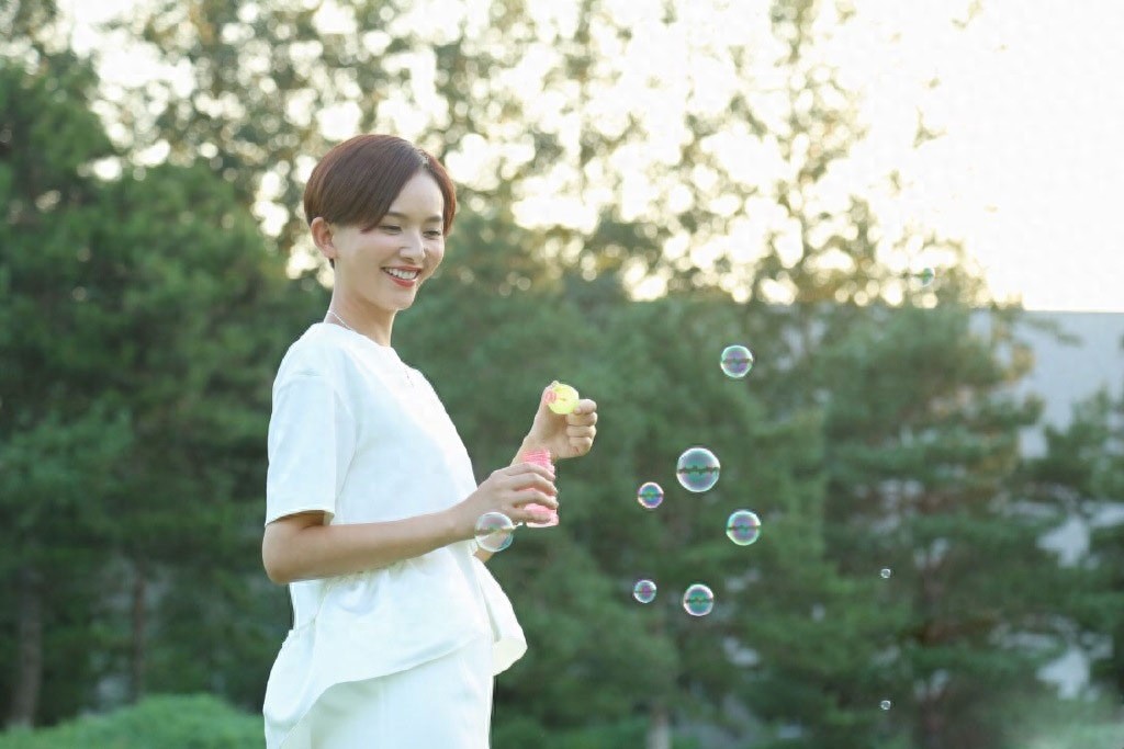 李依玲从不轻率的接戏，严谨认真的态度使她获得了更多的认可