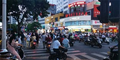 ​除了头盔，3月起，电动车、三轮车、四轮车上路实施“5不准新规”