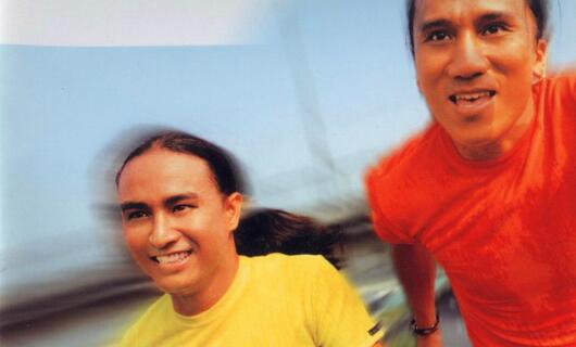 我站在屋顶泪和霓虹迷蒙了眼睛是什么歌