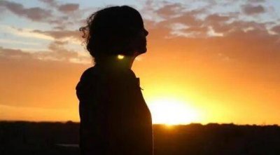 ​活着一辈子为啥这么难是什么歌（活着一辈子为啥这么难这首歌的名字就叫）