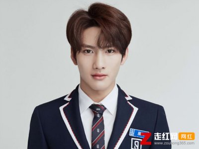 ​青春有你展羽个人资料介绍，外表冷酷内心充满阳光