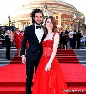 ​《权力的游戏》扮演者雪诺出轨嫩模，画面不忍直视