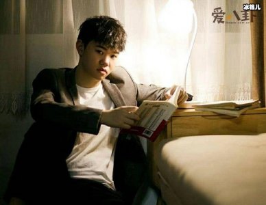 ​韩涵个人经历被扒，夹子门事件是怎么回事？