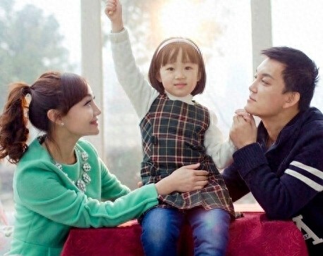 43岁“村长”李锐的妻子近照