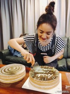 ​林依晨晒照庆祝37岁生日　冻龄样貌网友惊讶：今年16岁？