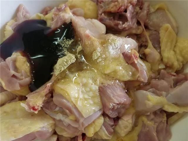 五指毛桃煲鸡正确做法（香气扑鼻的五指毛桃炖鸡）(5)