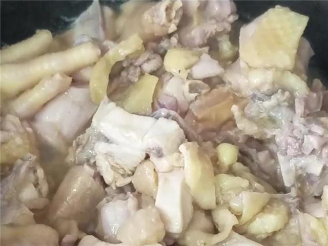 五指毛桃煲鸡正确做法（香气扑鼻的五指毛桃炖鸡）(7)