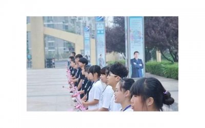 ​学生给老师写情书的搞笑合集(老师读情书搞笑视频)