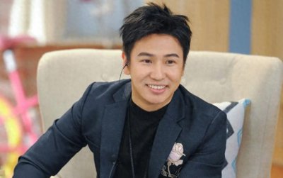 ​替父还债20年，大家都以为销声匿迹的欧弟，45岁又迎来双喜临门