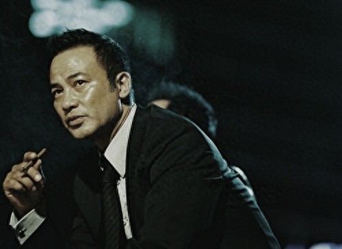 他是香港演艺圈大佬，刘德华演技不如他，向华强也敬他三分