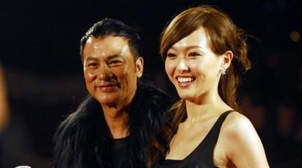 他是香港演艺圈大佬，刘德华演技不如他，向华强也敬他三分