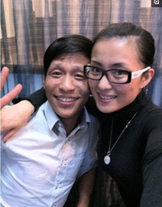 一组图片告诉你，虽然宋小宝又黑又丑，但女人缘真不差