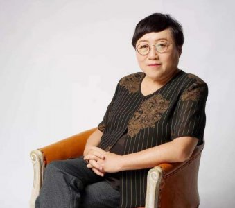 ​李银河曾经坚持丁克，与大侠“跨性别恋爱”4年后，答应领养孩子