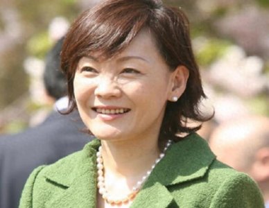 ​安倍昭惠：丈夫遇刺后离开婆婆家，回安倍老家开店种田，深居简出