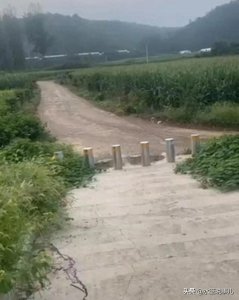 ​河南洛阳田湖镇田间路设铁桩：民生受阻，规划需兼顾实际