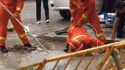 ​东莞三岁女童暴雨后跌落下水道失踪，150人持续大搜救
