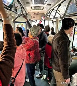 ​公交老年卡严查风波，你挺谁？